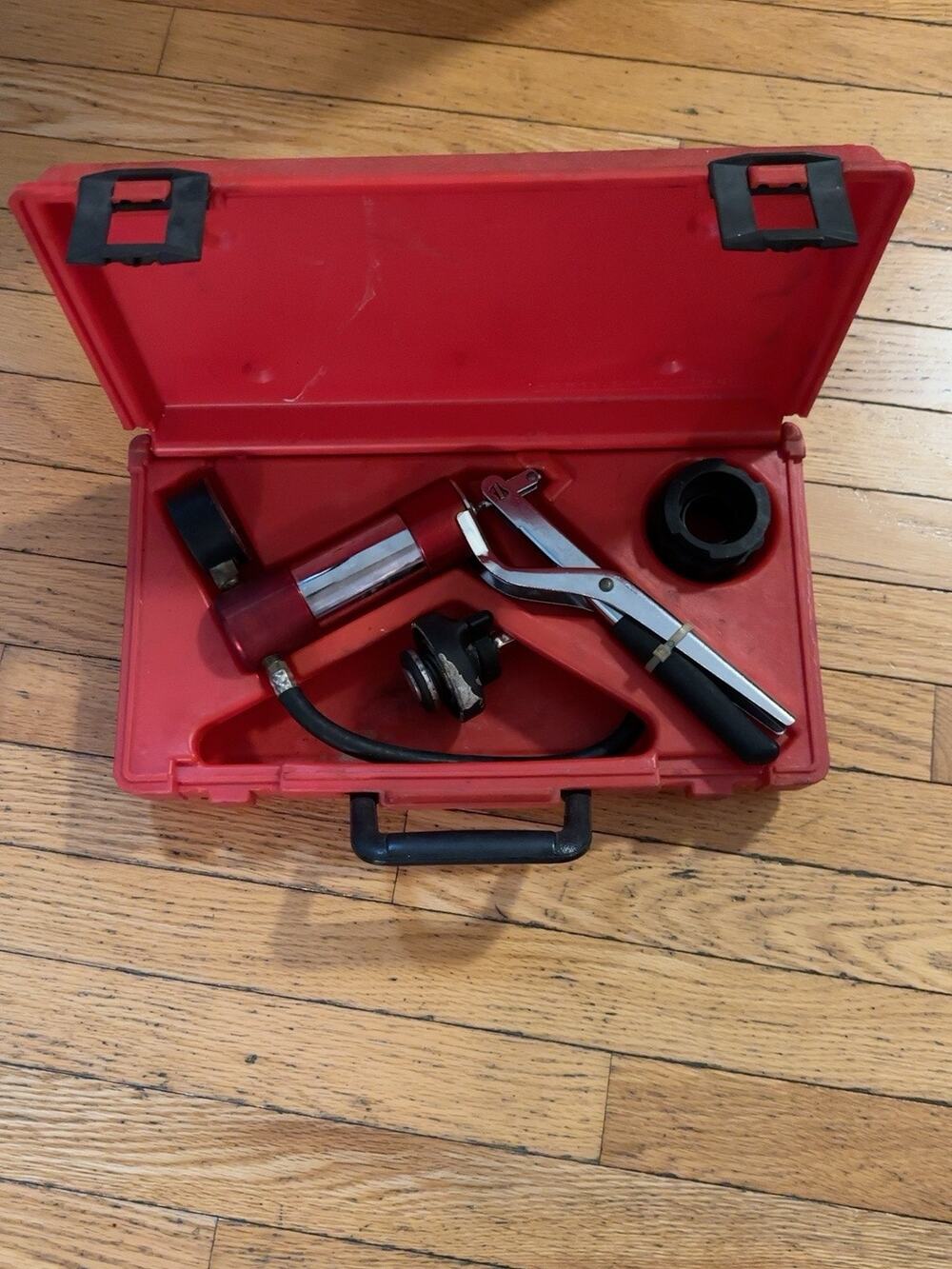 MAC Tools Radiator Pressure Tester PT730MA Cooling System Tester Red Case USA